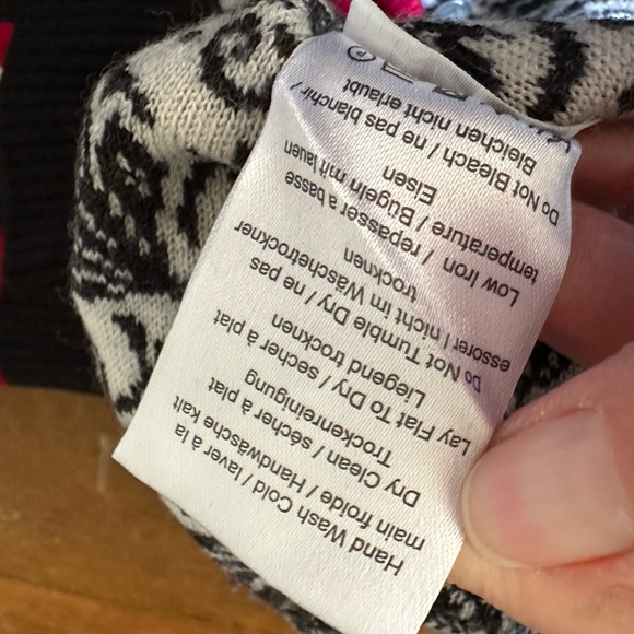 Krimson Klover Black & White Floral Zip-Front Women's Sweater with Red Trim M - Picture 8 of 8